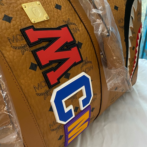 VERY RARE!! Bape x MCM Duffle - Picture 5 of 8